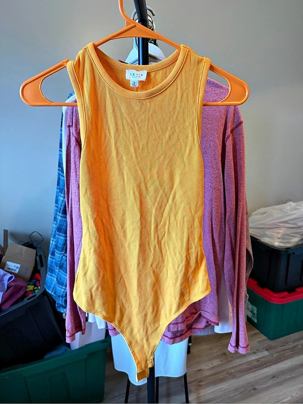 Le Lis Ribbed Pointed-Hem Bodysuit in Yellow Size Small
